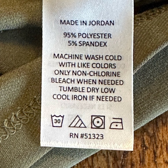 Two by Vince Camuto | V-neck Long Sleeve Blouse, Olympia Greey - Picture 7 of 10